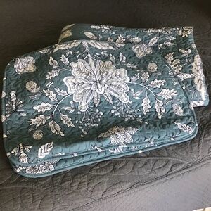 Oversized Queen Comforter Set with Shams